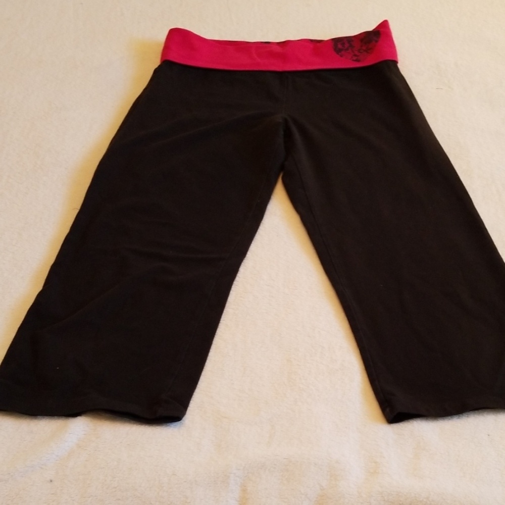 Victoria's Secret Pink Capri yoga pants size mediu